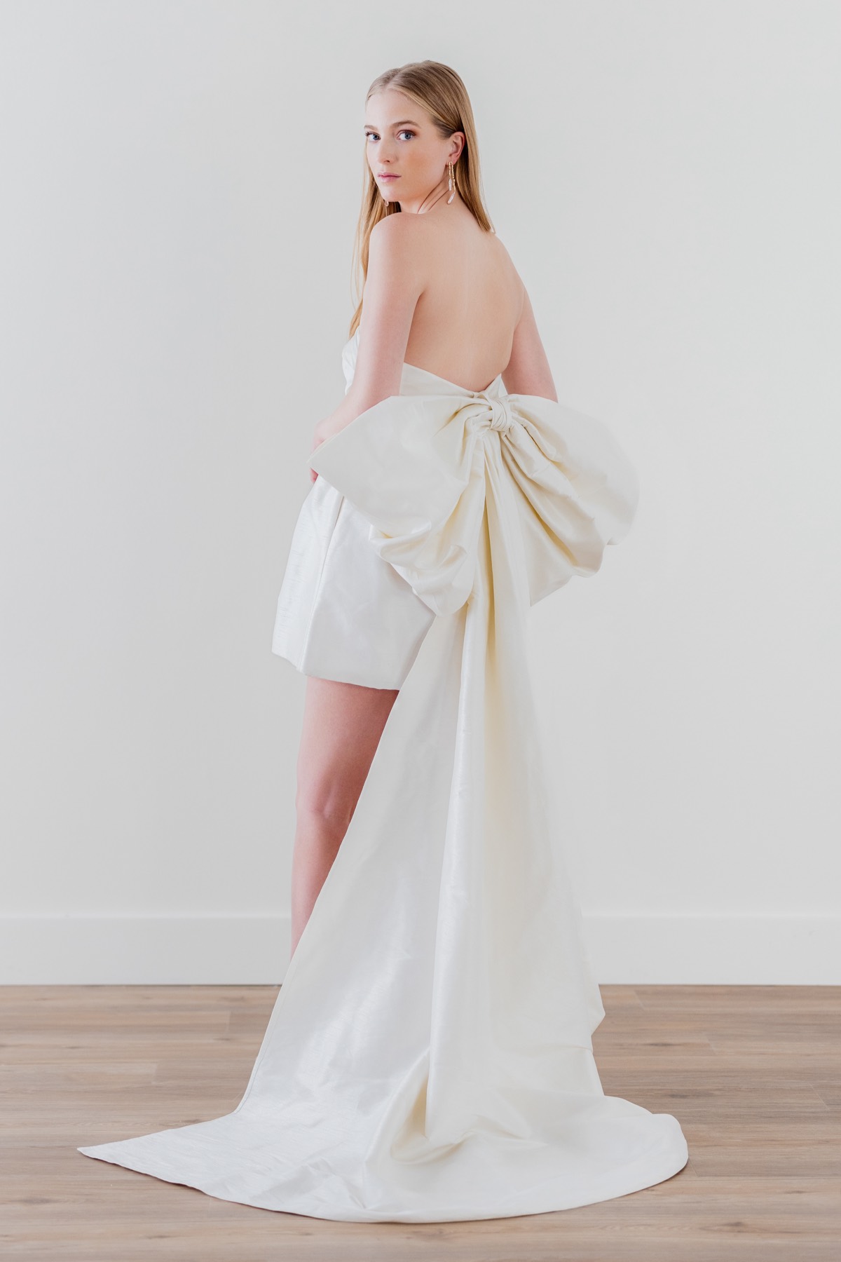 short wedding dress with bow on back Sparkling Sequin Mini Wedding Dress with Organza Bow Train